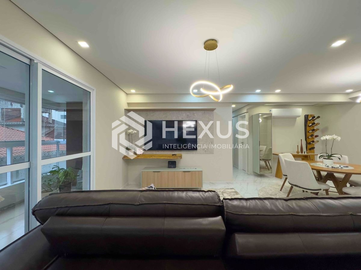 Foto 3 de Apartamento reformado com varanda gourmet e lazer na Praia das Pitangueiras, Guaruja
