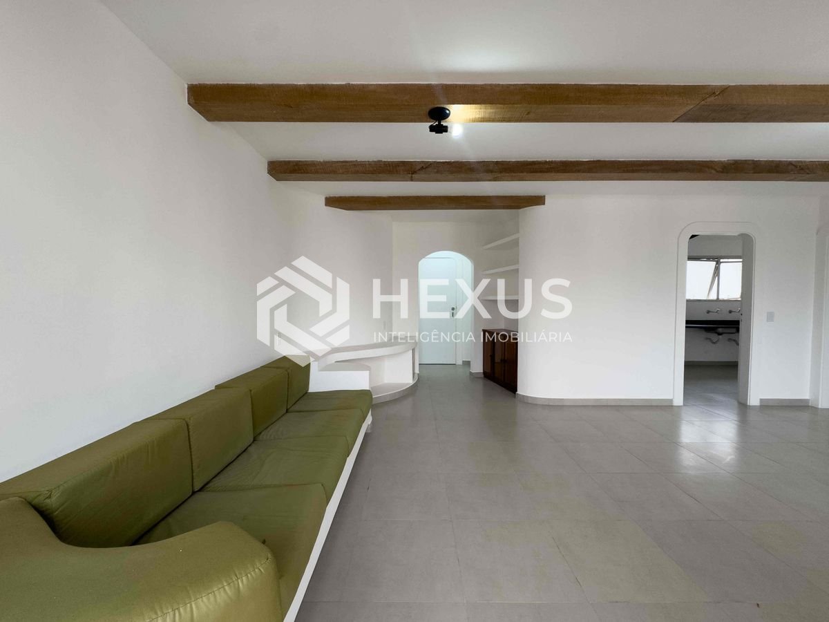 Foto 4 de Apartamento com varanda e vista livre a uma quadra da Praia das Pitangueiras de 3 quartos (1 suíte), 1 vaga, Guarujá-SP.