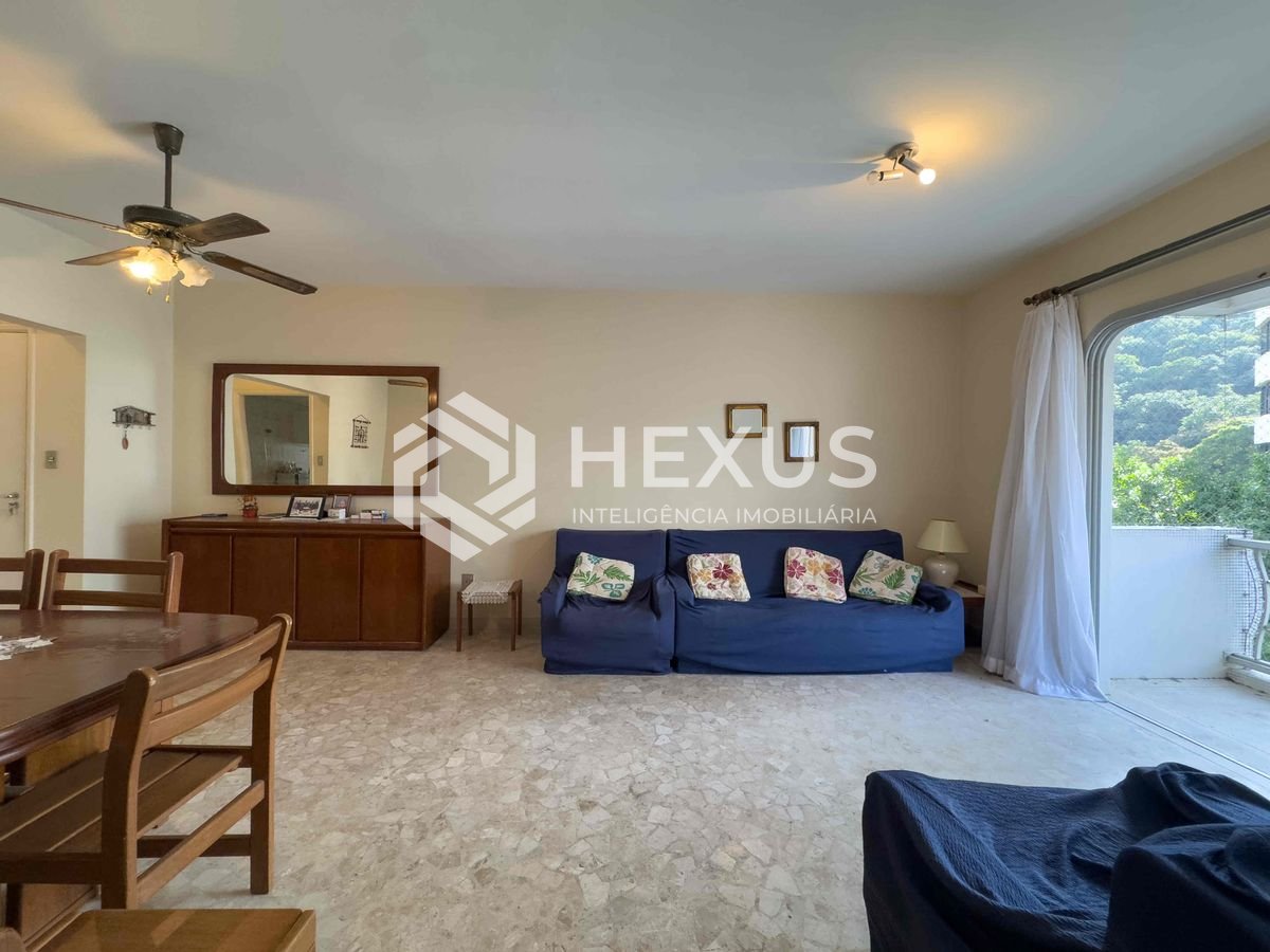 Foto 4 de Apartamento frente rua com varanda na Praia das Pitangueiras, Guaruja