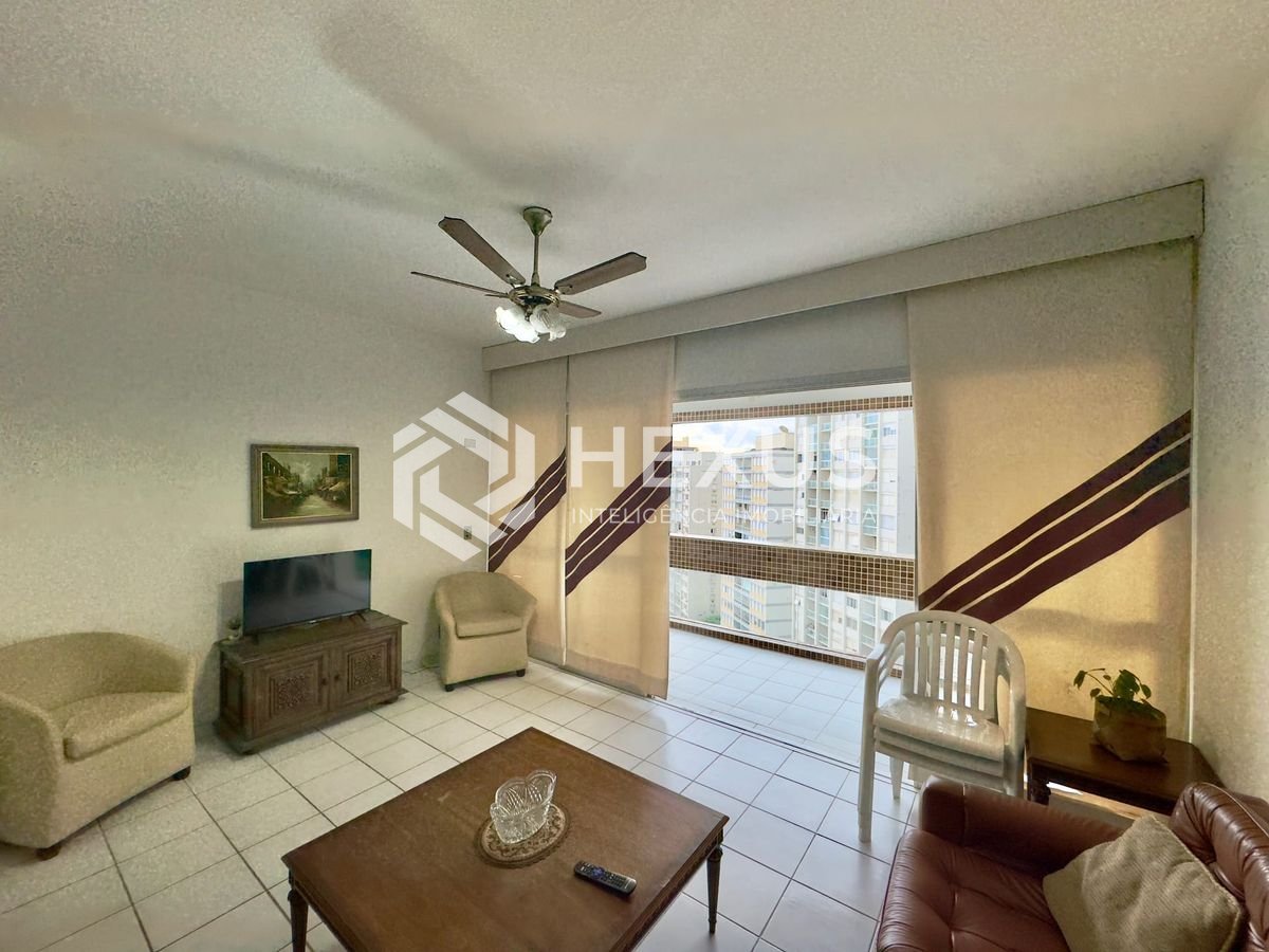 Foto 3 de Apartamento com varanda vista mar e lazer na beira mar da Praia das Pitangueiras, Guaruja