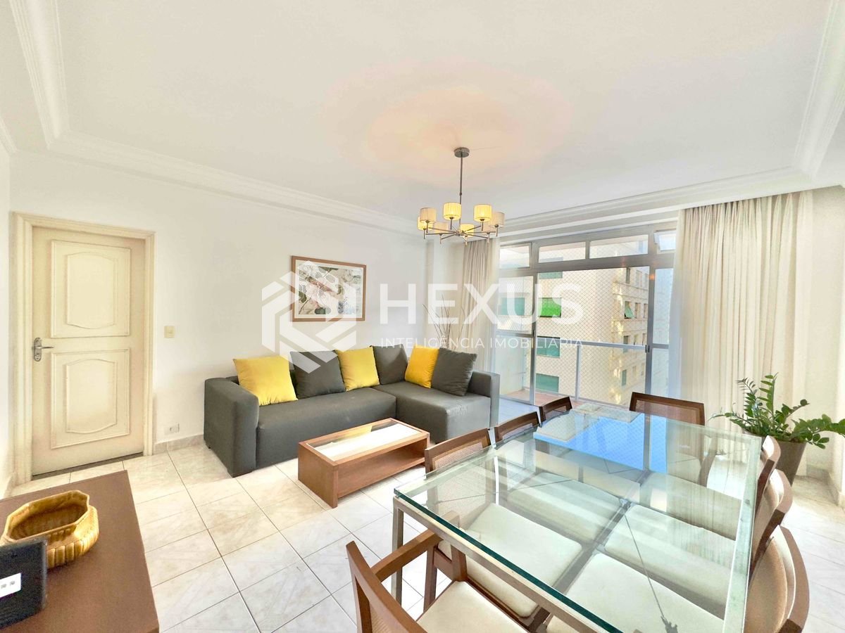 Foto 3 de Apartamento com varanda e vista mar na quadra-mar da Praia das Pitangueiras, Guaruja