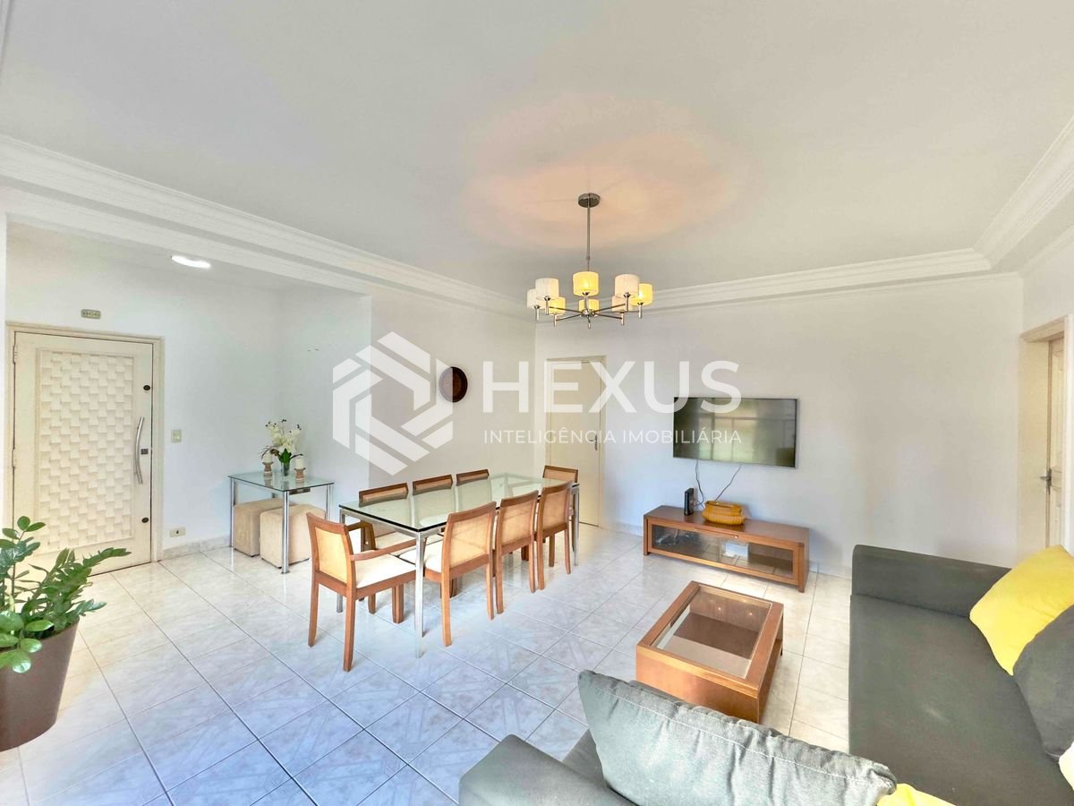 Foto 5 de Apartamento com varanda e vista mar na quadra-mar da Praia das Pitangueiras, Guaruja