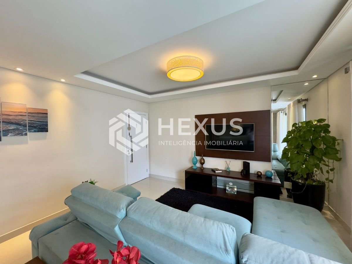Foto 4 de Apartamento reformado e mobiliado com varanda e lazer a duas quadras da Praia das Pitanguerais, Guaruja