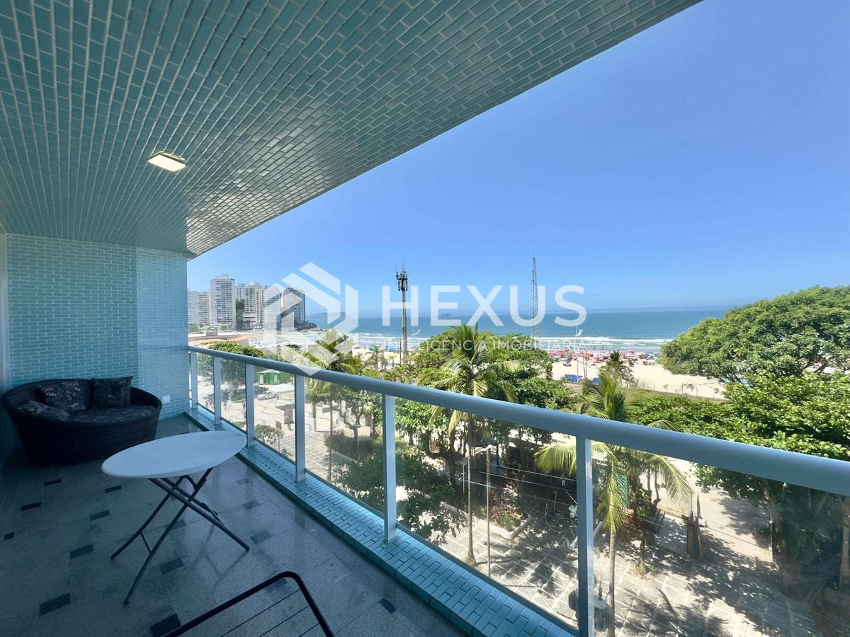 Foto 3 de Apartamento frente mar com varanda e vista mar na Praia das Pitangueira, Guaruja