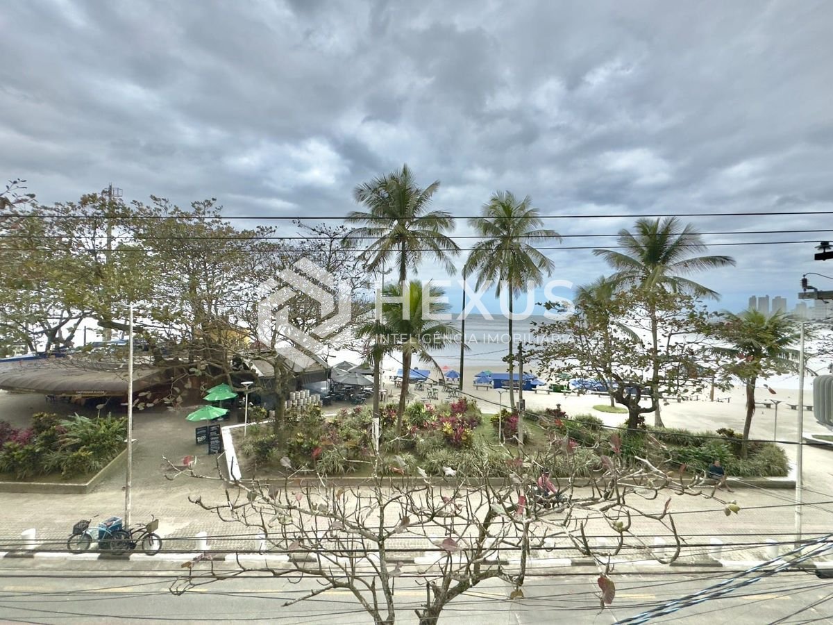 Foto 2 de Apartamento garden frente mar com varanda na Praia das Pitangueiras, Guaruja