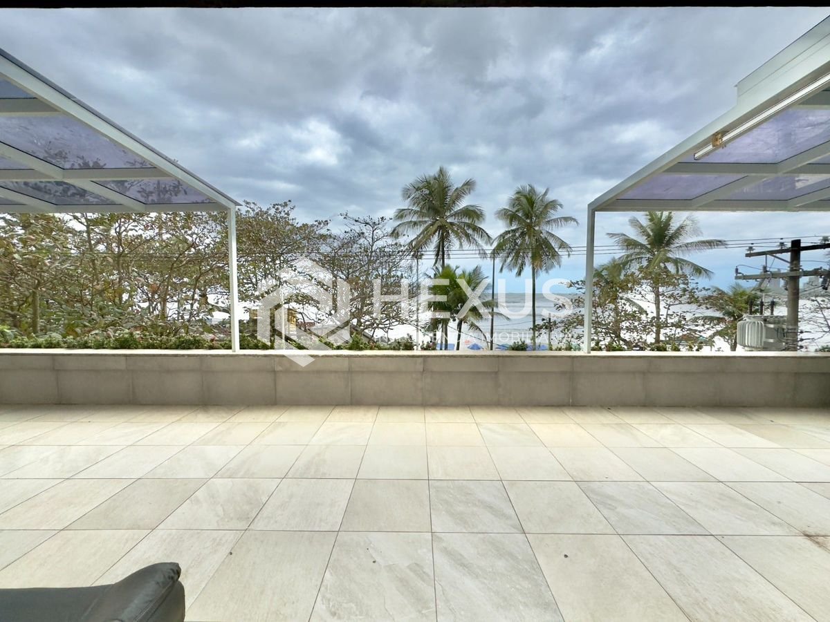 Foto 4 de Apartamento garden frente mar com varanda na Praia das Pitangueiras, Guaruja