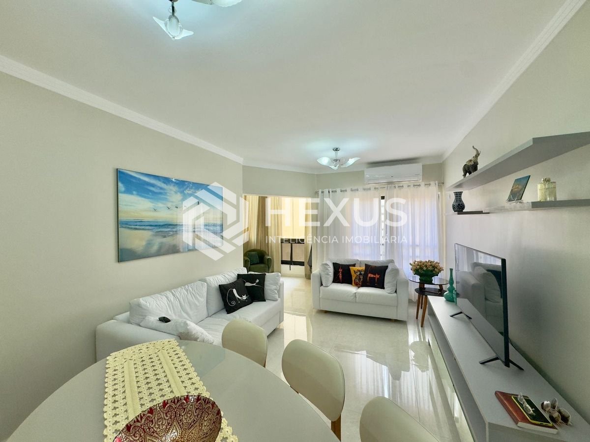 Foto 2 de Apartamento à venda na Praia das Pitangueiras com Varanda, 2 Quartos e 2 Vagas, Guaruja SP