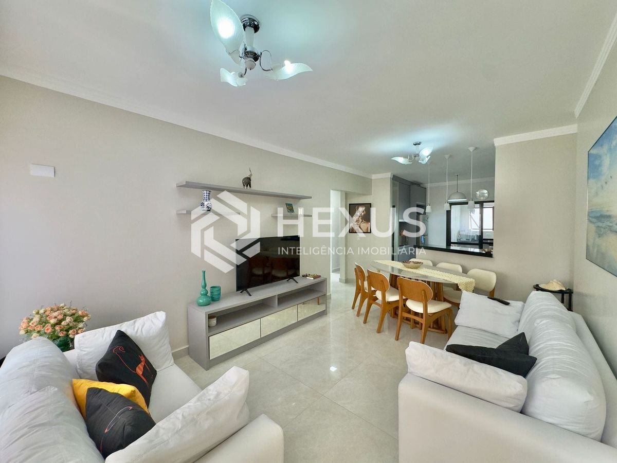 Foto 4 de Apartamento à venda na Praia das Pitangueiras com Varanda, 2 Quartos e 2 Vagas, Guaruja SP