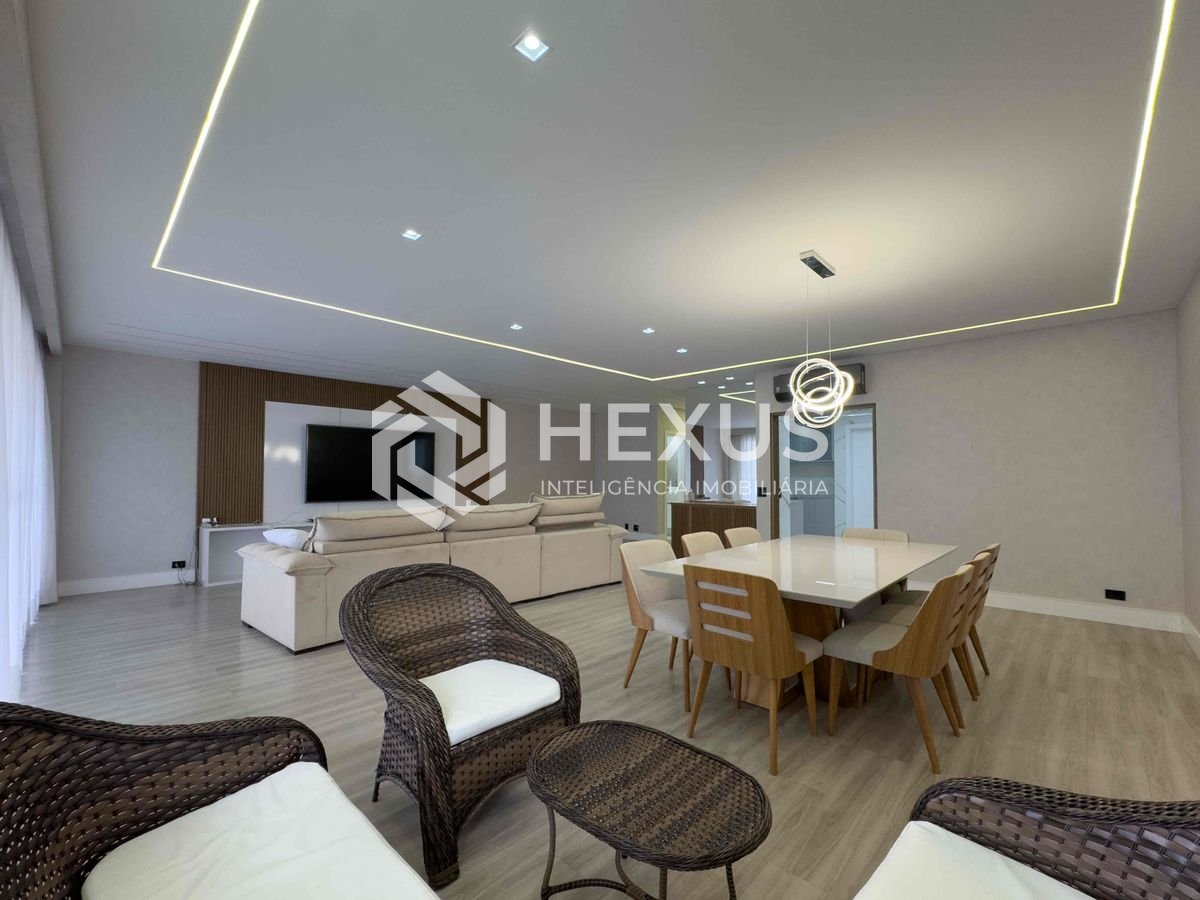 Foto 5 de Apartamento reformado e mobiliado com varanda e lazer na Praia das Pitangueiras, Guaruja