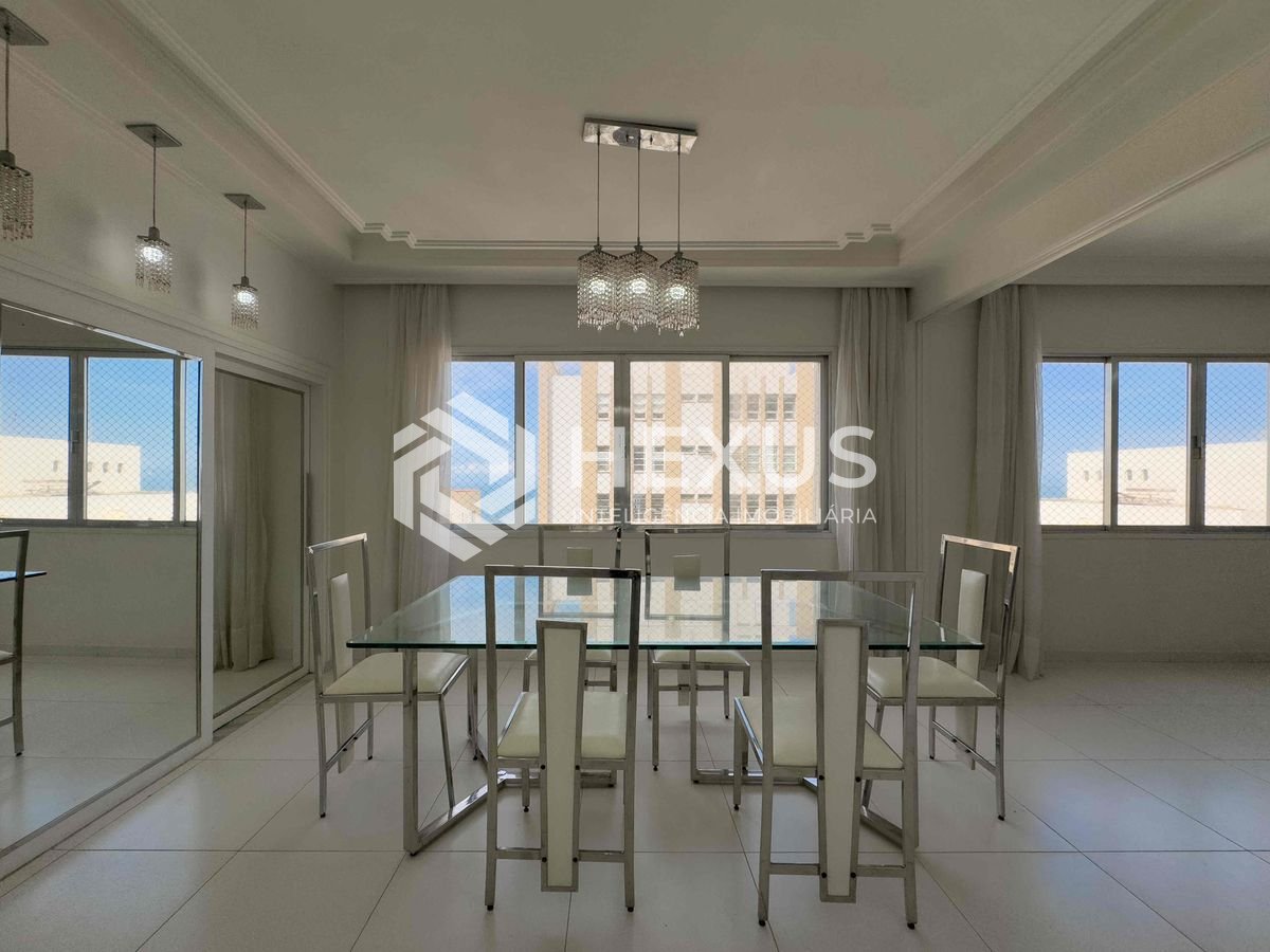 Foto 3 de Apartamento com varanda e vista mar na quadra mar da Praia das Pitangueiras, Guaruja - Hexus