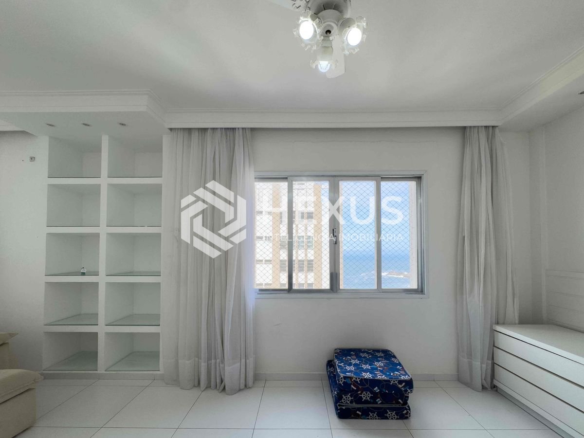 Foto 4 de Apartamento com varanda e vista mar na quadra mar da Praia das Pitangueiras, Guaruja - Hexus
