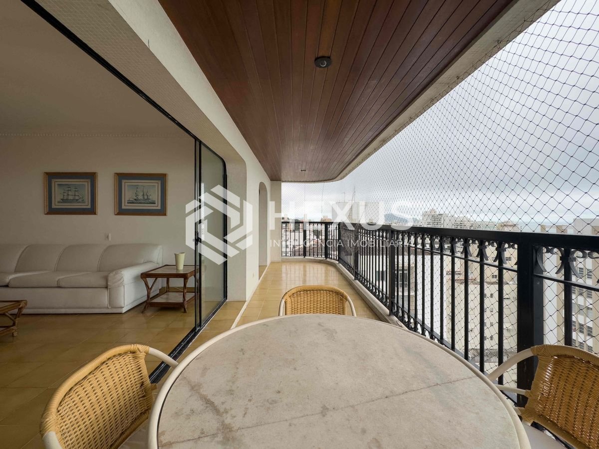 Foto 3 de Apartamento com varanda, lazer e vista mar e uma quadra da Praia das Pitanguerias, Guaruja | Hexus