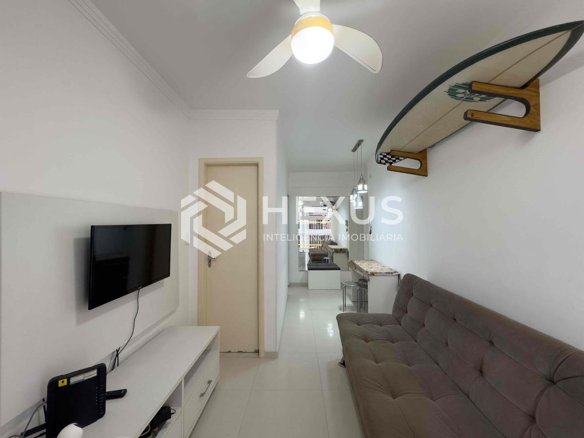Foto 2 de Apartamento a uma quadra da Praia das Pitangueiras, Guaruja