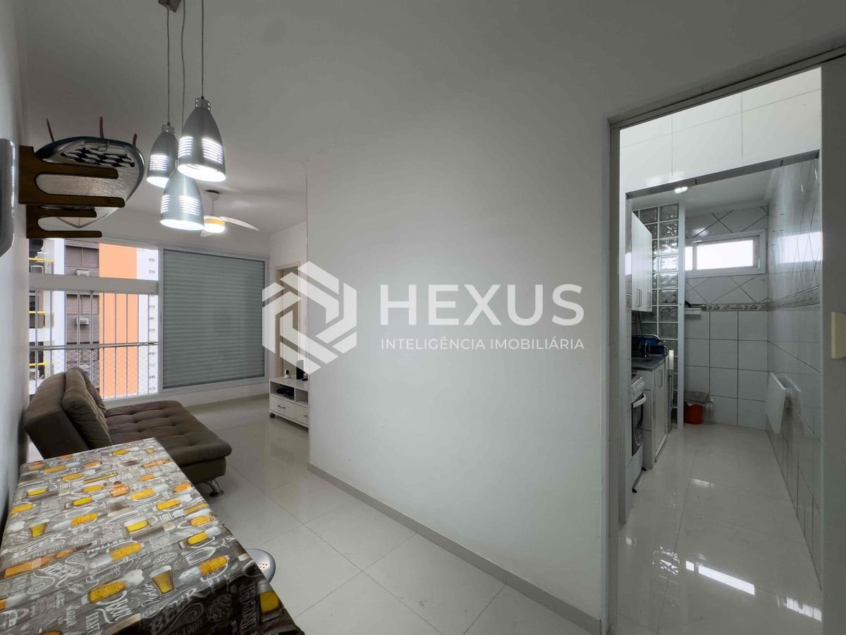 Foto 4 de Apartamento a uma quadra da Praia das Pitangueiras, Guaruja