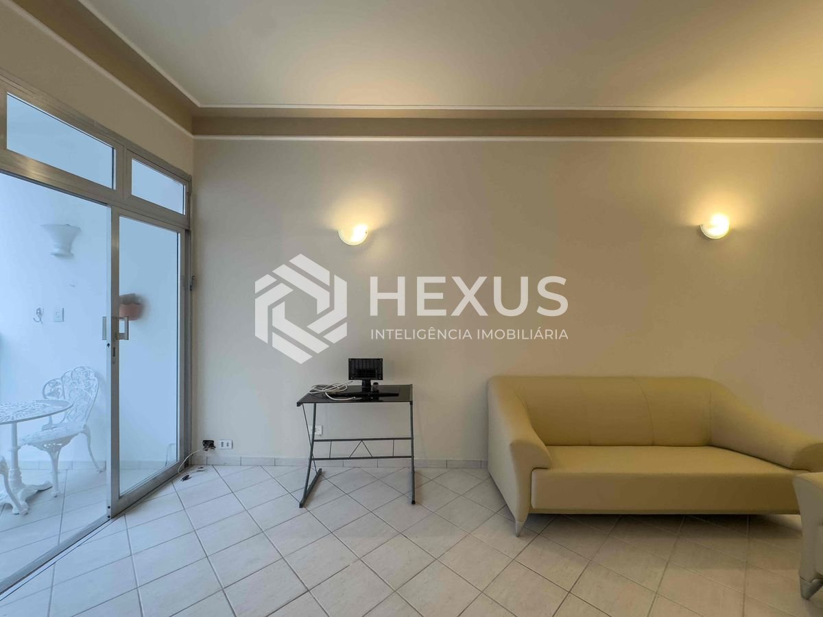 Foto 5 de Apartamento com varanda e vista livre a uma quadra da Praia das Pitangueiras de 2 quartos com 1 vaga, Guarujá-SP