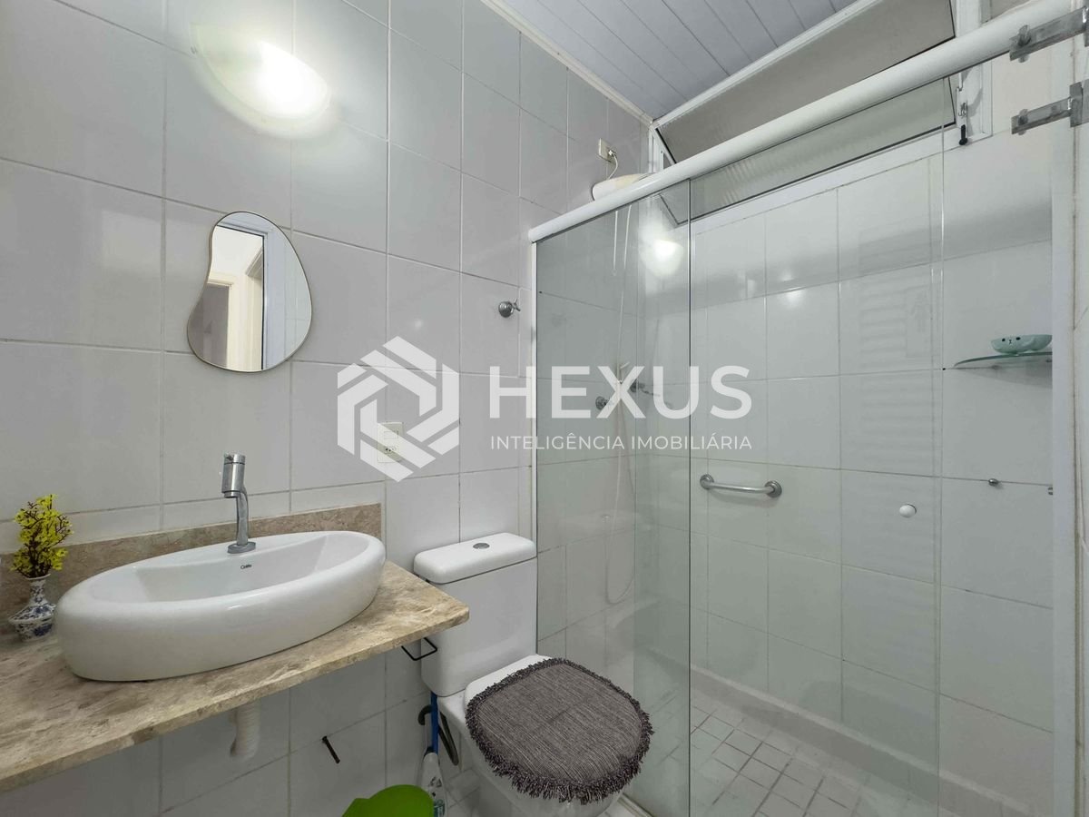 Foto 4 de Apartamento com vista livre a uma quadra da Praia das Pitangueiras, Guaruja