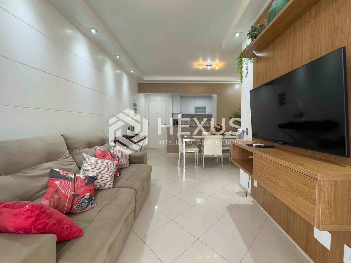 Foto 2 de Apartamento com varanda em prédio novo com lazer a uma quadra da Praia das Pitangueiras de 3 quartos (1 suíte) com 2 vagas, Guarujá-SP