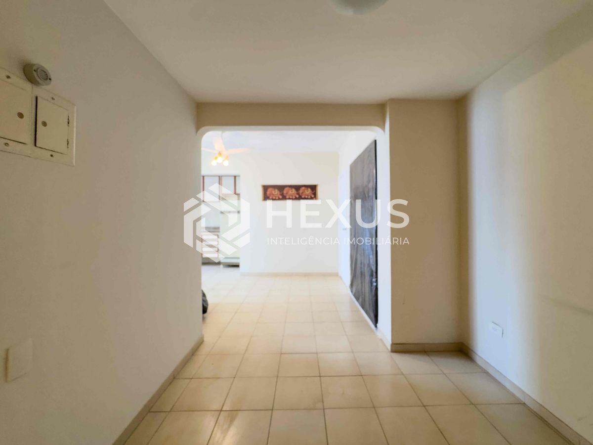 Foto 5 de Apartamento com varanda e vista livre a uma quadra da Praia das Pitangueiras de 2 quartos (1 suíte) com 1 vaga, Guarujá-SP