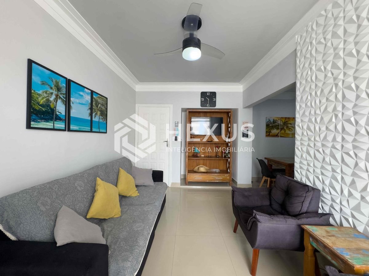 Foto 3 de Apartamento reformado com varanda a uma quadra da Praia das Pitangueiras, Guaruja