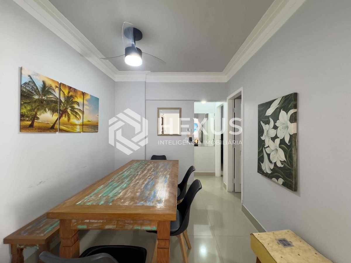Foto 5 de Apartamento reformado com varanda a uma quadra da Praia das Pitangueiras, Guaruja