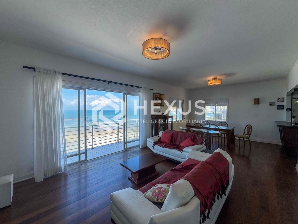 Foto 4 de Apartamento frente mar com varanda e vista mar na Praia das Pitangueiras, Guaruja