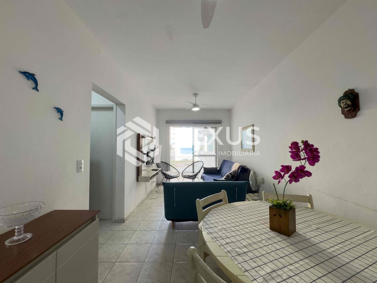 Foto 5 de Apartamento com varanda e vista mar a uma quadra da Praia das Pitangueiras de 2 quartos com 1 vaga, Guarujá-SP.