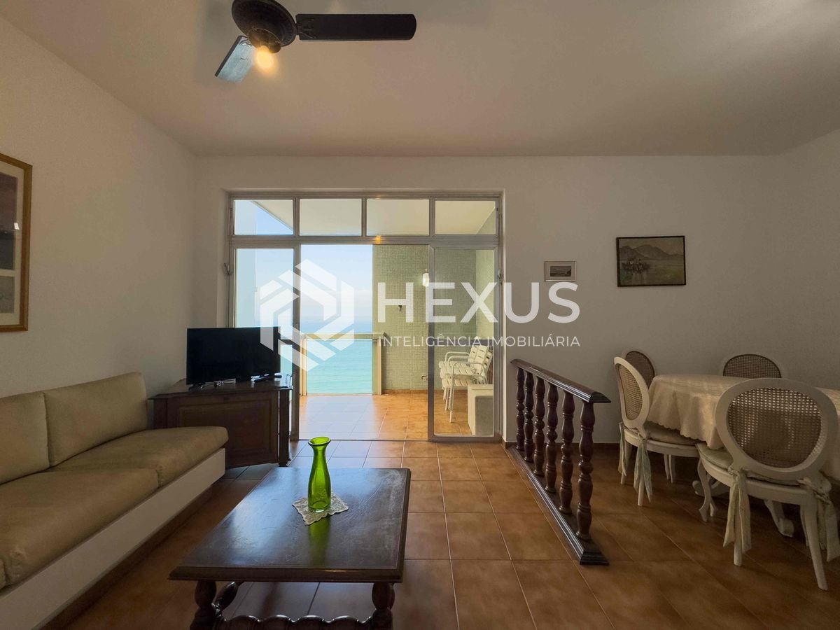 Foto 2 de Apartamento frente mar com varanda e vista mar na Praia das Pitangueiras, Guaruja