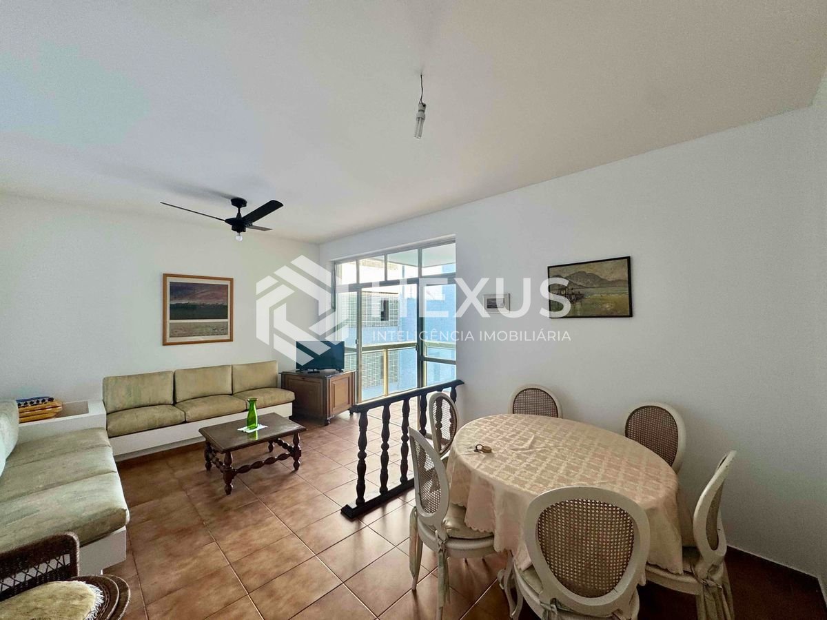 Foto 4 de Apartamento frente mar com varanda e vista mar na Praia das Pitangueiras, Guaruja