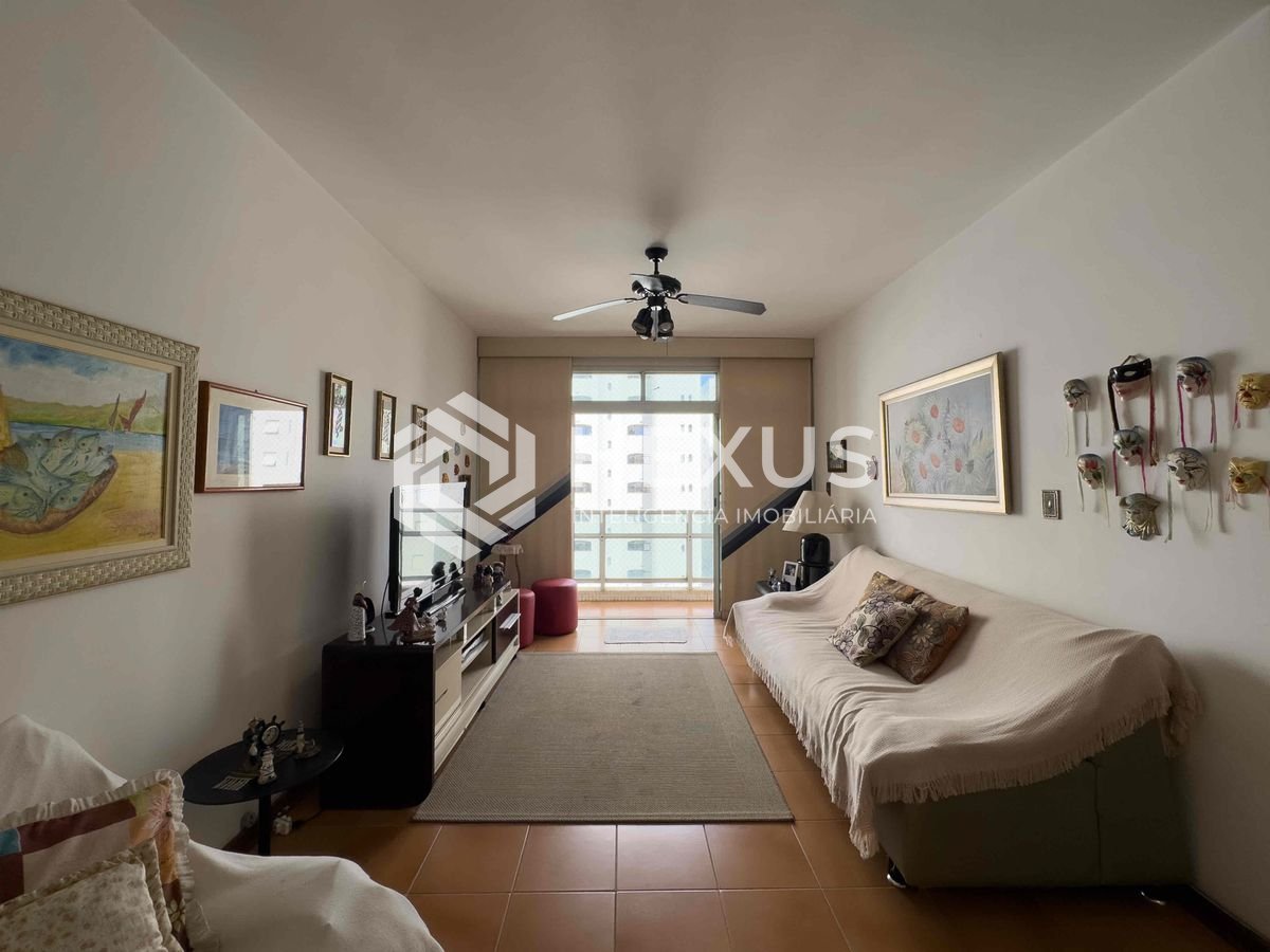 Foto 2 de Apartamento com varanda e vista livre na beira mar da Praia das Pitangueiras, Guaruja