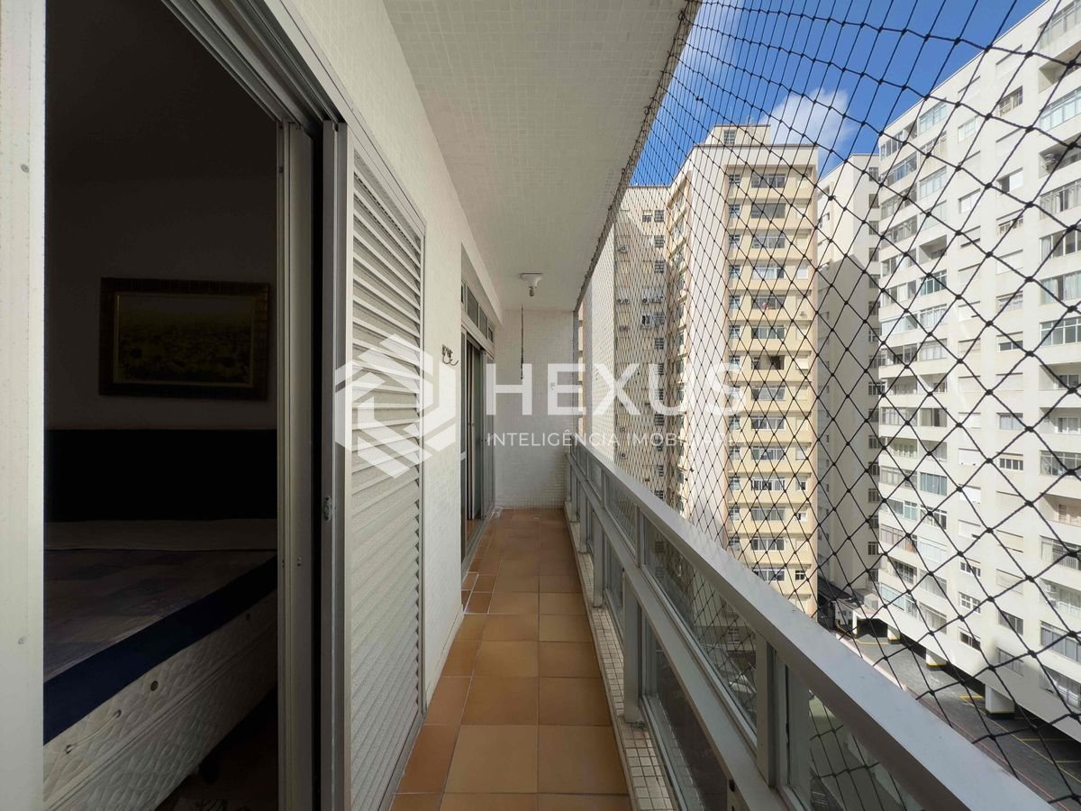 Foto 3 de Apartamento com varanda e vista livre na beira mar da Praia das Pitangueiras, Guaruja