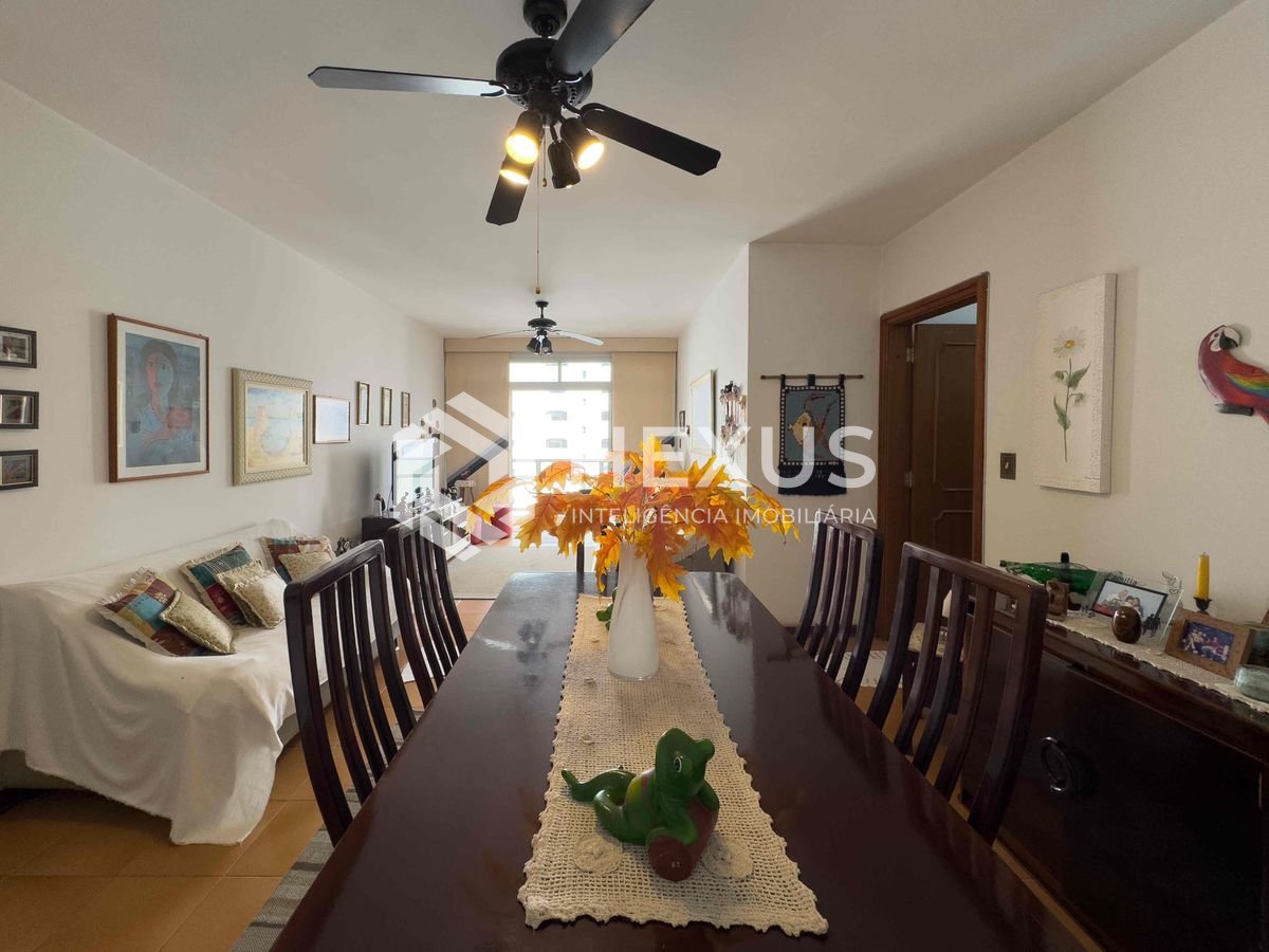 Foto 4 de Apartamento com varanda e vista livre na beira mar da Praia das Pitangueiras, Guaruja
