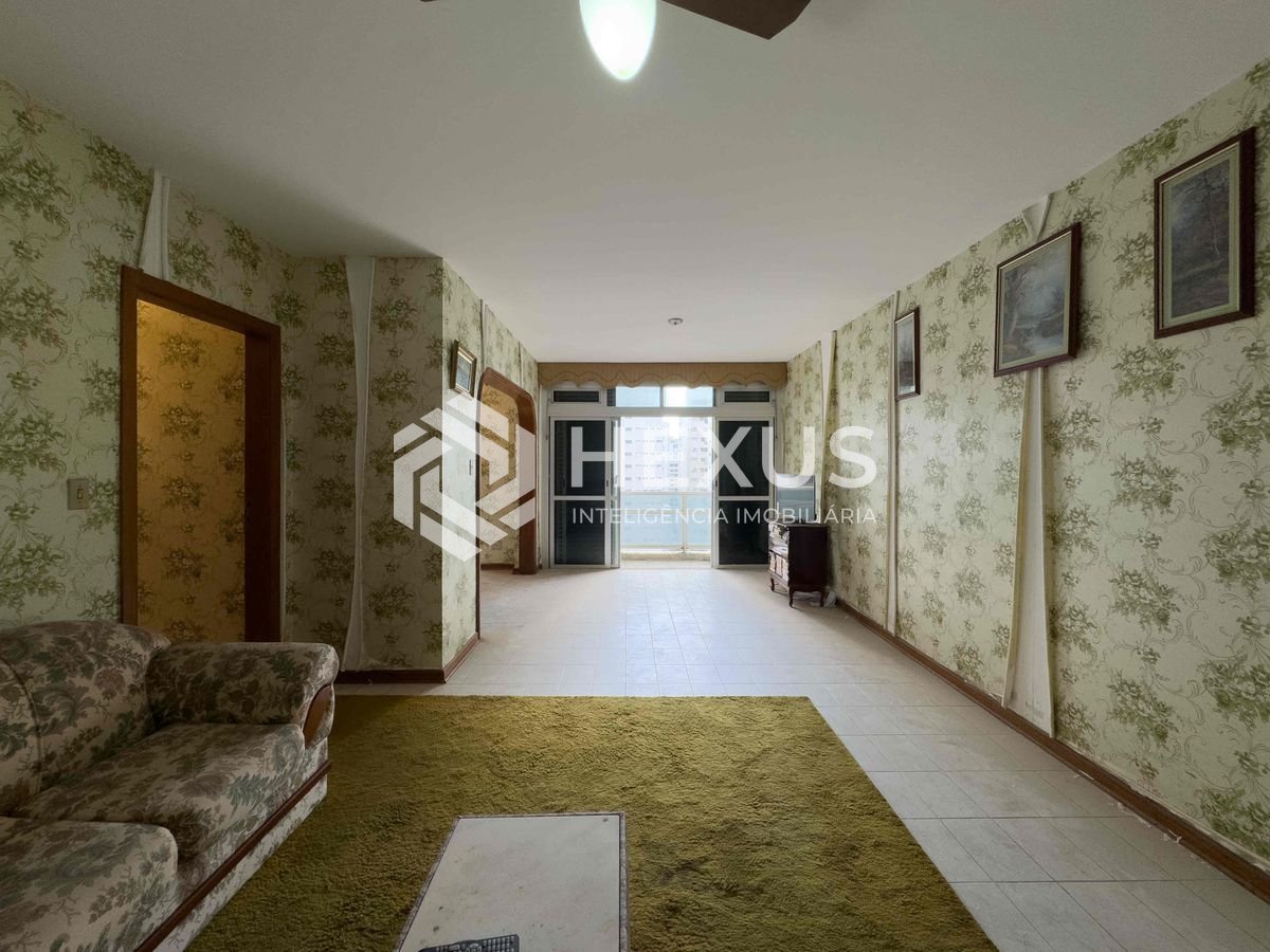 Foto 4 de Apartamento com varanda e vista mar na quadra mar da Praia das Pitangueiras, Guaruja