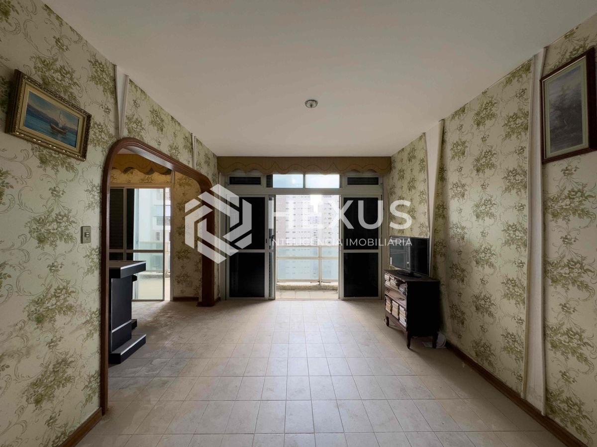 Foto 5 de Apartamento com varanda e vista mar na quadra mar da Praia das Pitangueiras, Guaruja