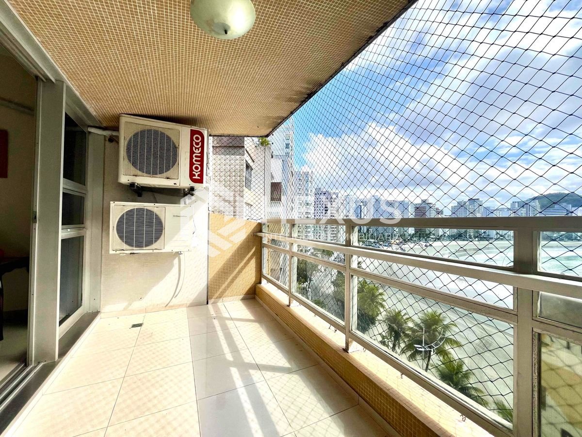 Foto 3 de Apartamento frente mar reformado com varanda vista mar e lazer na Praia das Asturias, Guaruja
