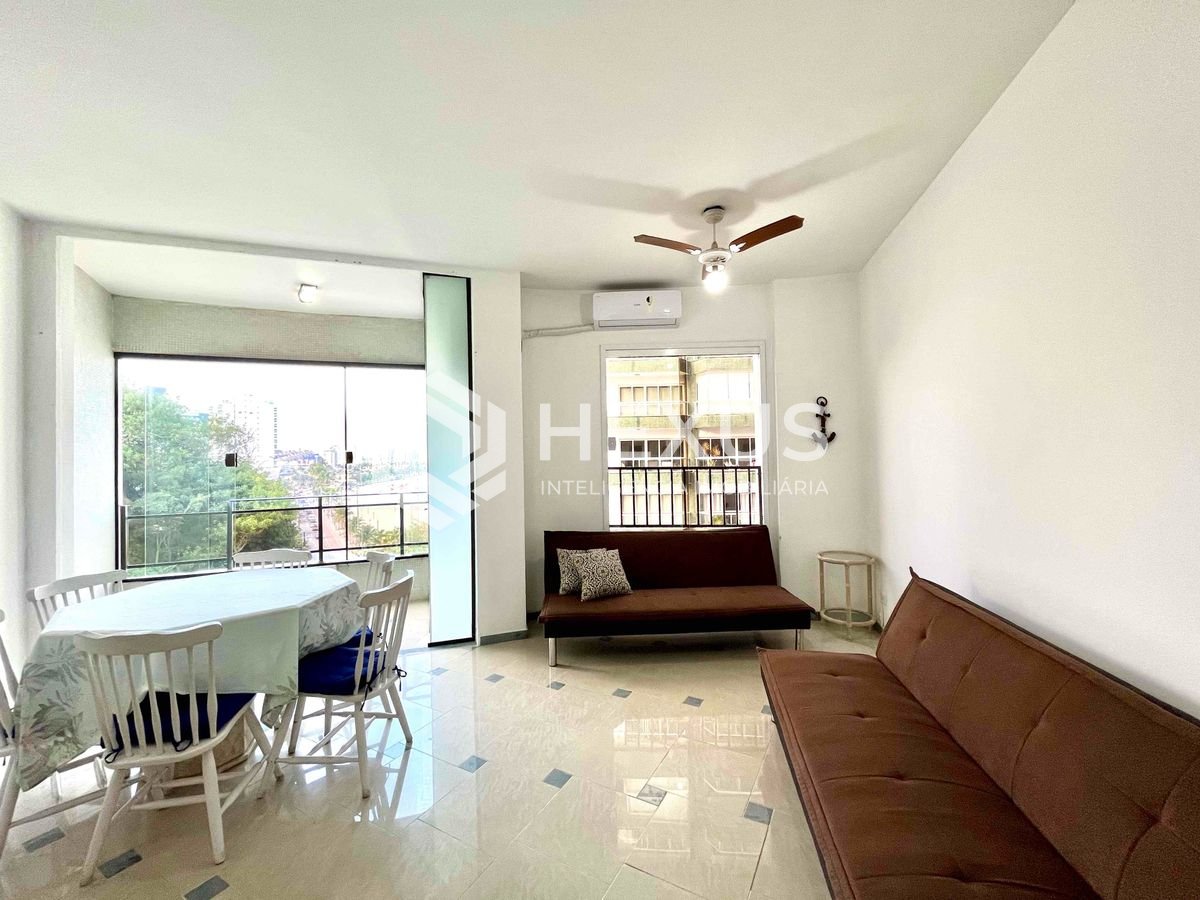Foto 3 de Apartamento com varanda vista mar e lazer na beira mar da praia nas Pitangueiras, Guarujá
