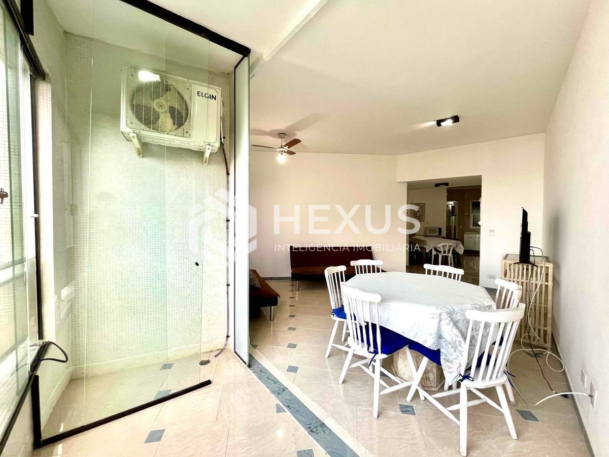 Foto 5 de Apartamento com varanda vista mar e lazer na beira mar da praia nas Pitangueiras, Guarujá
