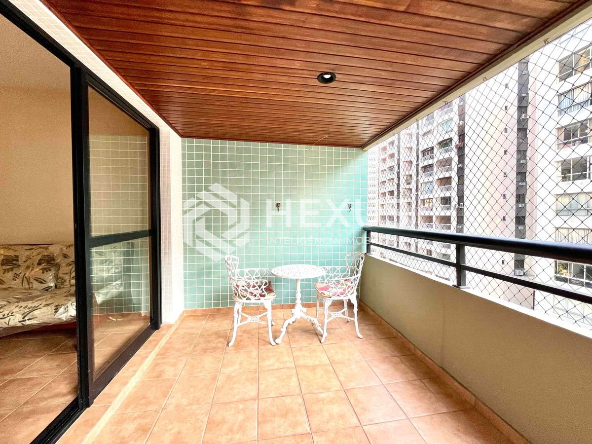 Foto 2 de Apartamento com varanda e lazer na quadra mar da Praia das Pitangueiras, Guarujá-SP - 3 Quartos (1 Suíte), 2 Vagas | Hexus Inteligência Imobiliária