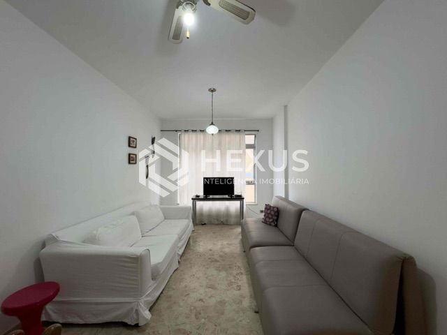 Foto 2 de Apartamento a 200m da Praia das Pitangueiras, Guaruja