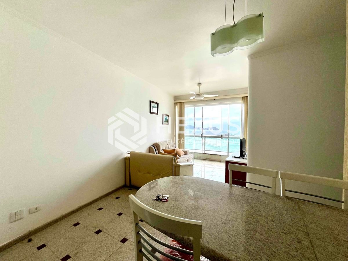Foto 4 de Apartamento frente mar com varanda vista mar na Praia das Pitangueiras, Guaruja