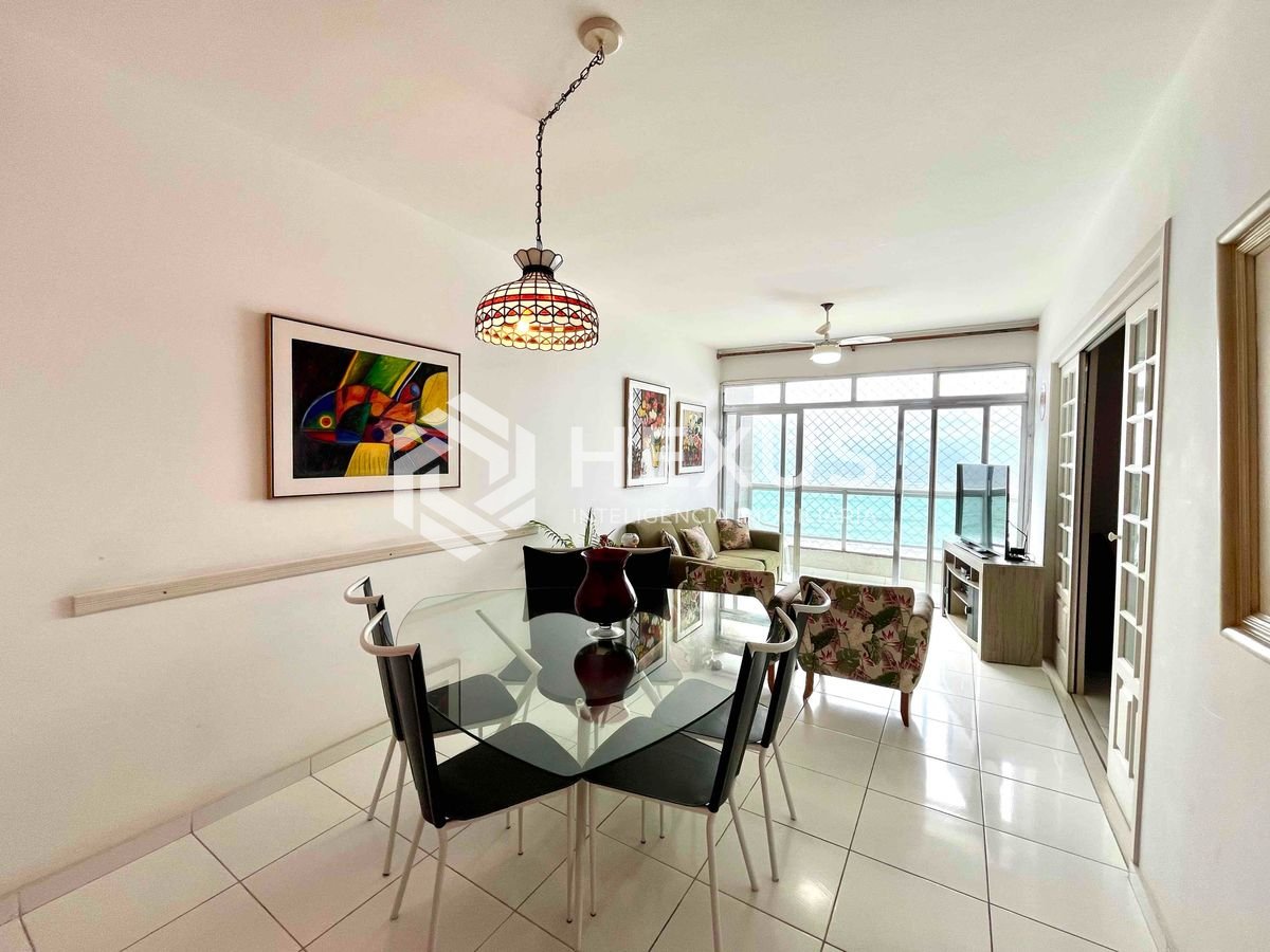 Foto 5 de Apartamento frente mar com varanda e vista mar na Praia das Pitangueiras, Guaruja