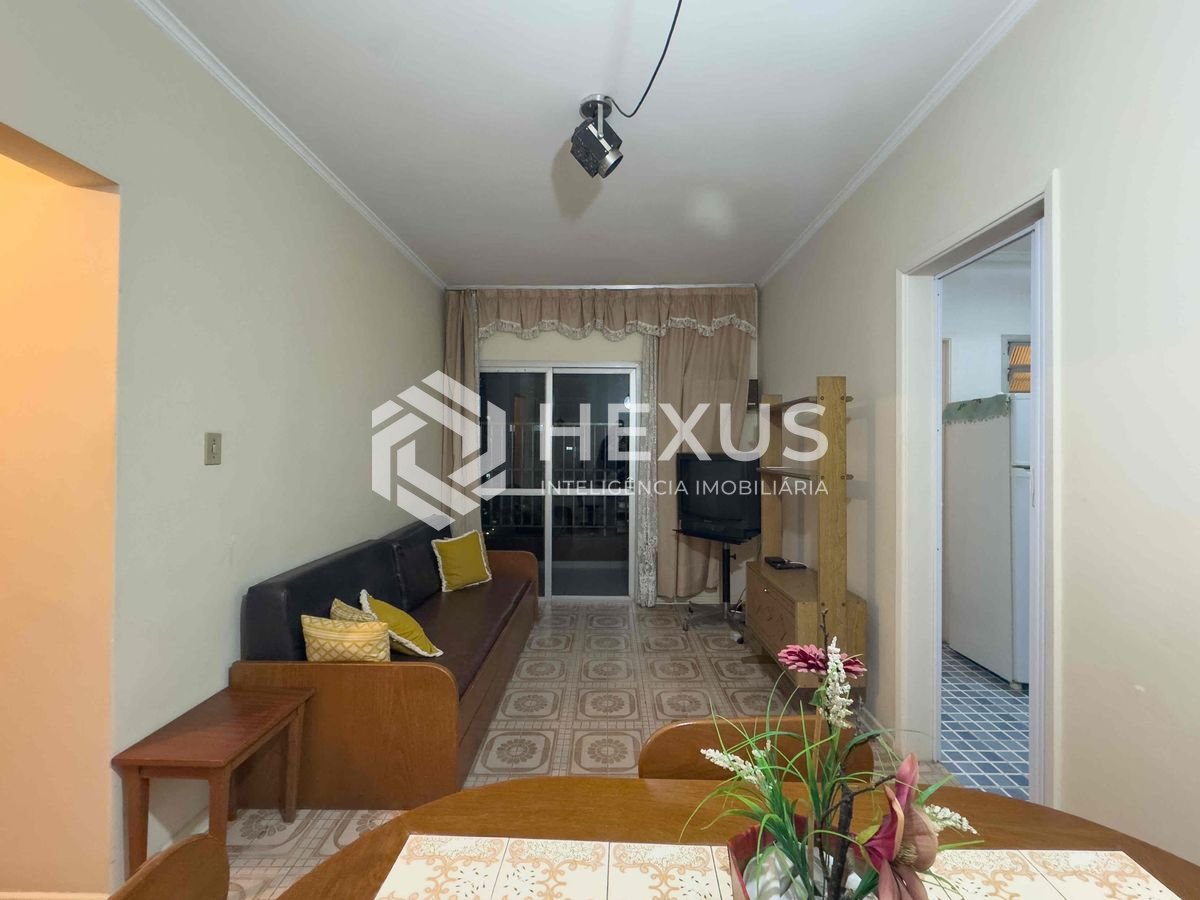 Foto 2 de Apartamento com varanda e vista livre a duas quadras da Praia das Pitangueiras, Guaruja