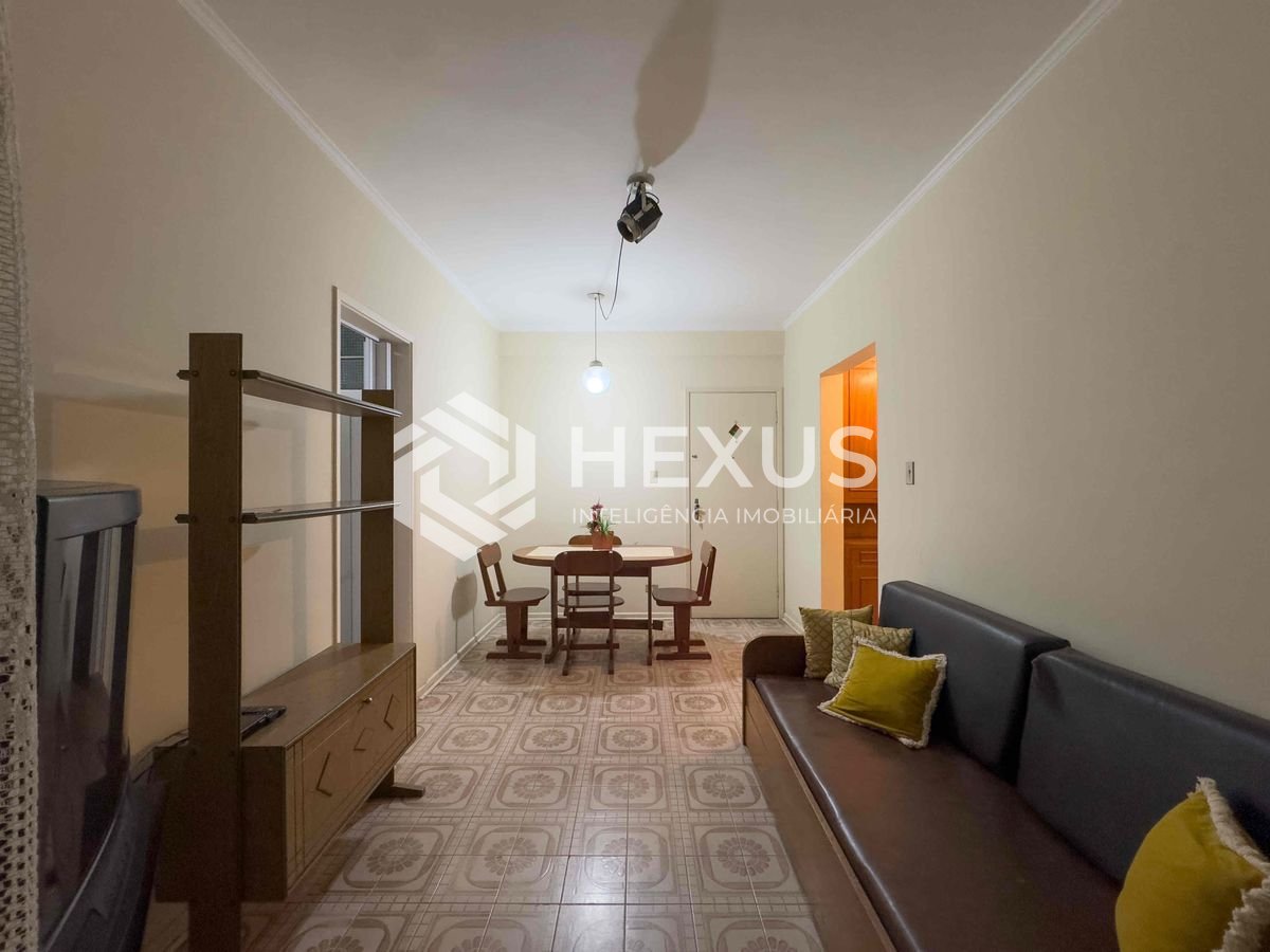 Foto 3 de Apartamento com varanda e vista livre a duas quadras da Praia das Pitangueiras, Guaruja
