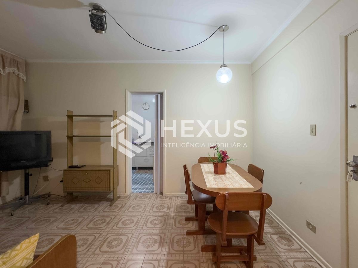 Foto 4 de Apartamento com varanda e vista livre a duas quadras da Praia das Pitangueiras, Guaruja