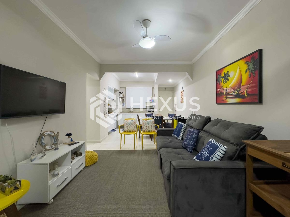 Foto 4 de Apartamento com varanda, reformado, vista mar a uma quadra da Praia das Pitangueiras, Guarujá-SP - 2 Quartos (1 Suíte), 1 Vaga | Hexus Inteligência Imobiliária