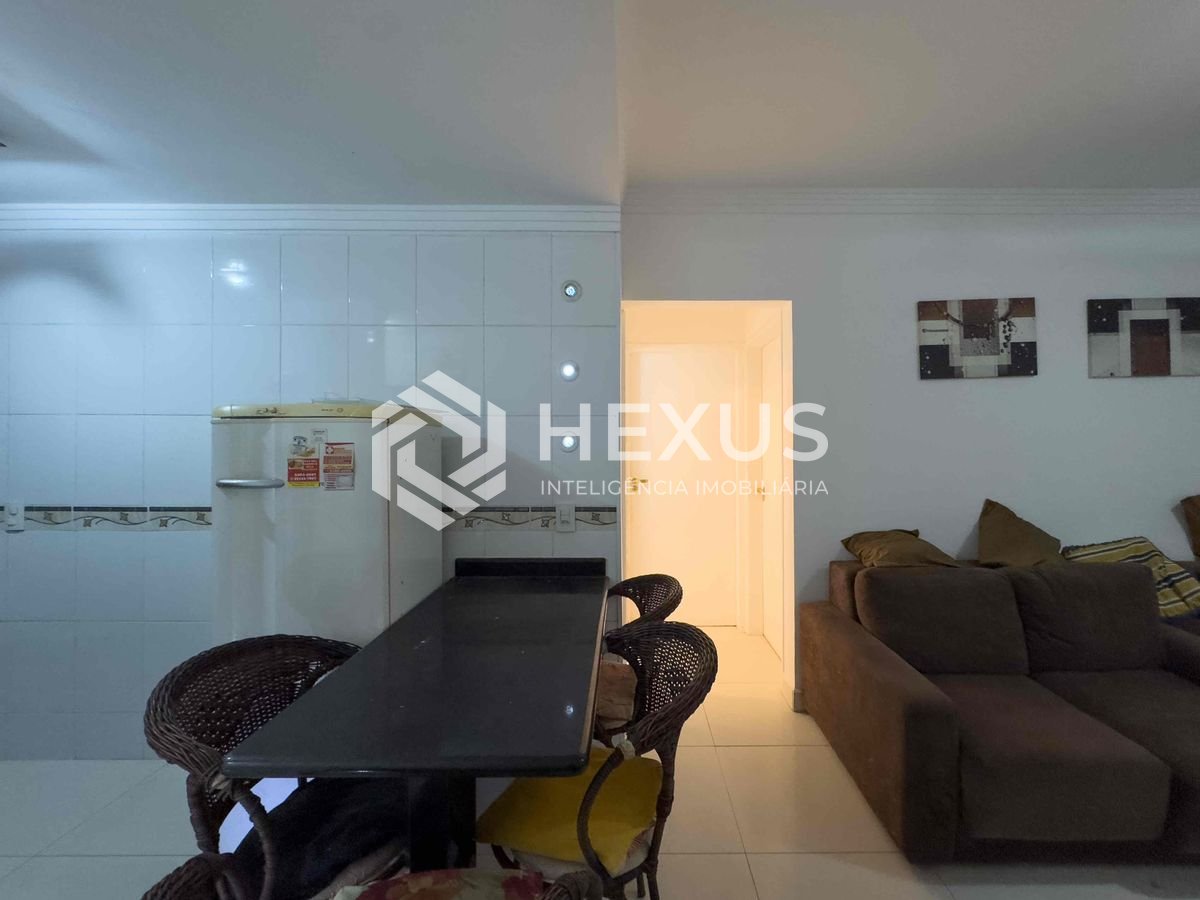 Foto 4 de Apartamento a uma quadra da Praia das Pitangueiras, Guarujá-SP - 2 Quartos (1 Suíte) | Hexus Inteligência Imobiliária