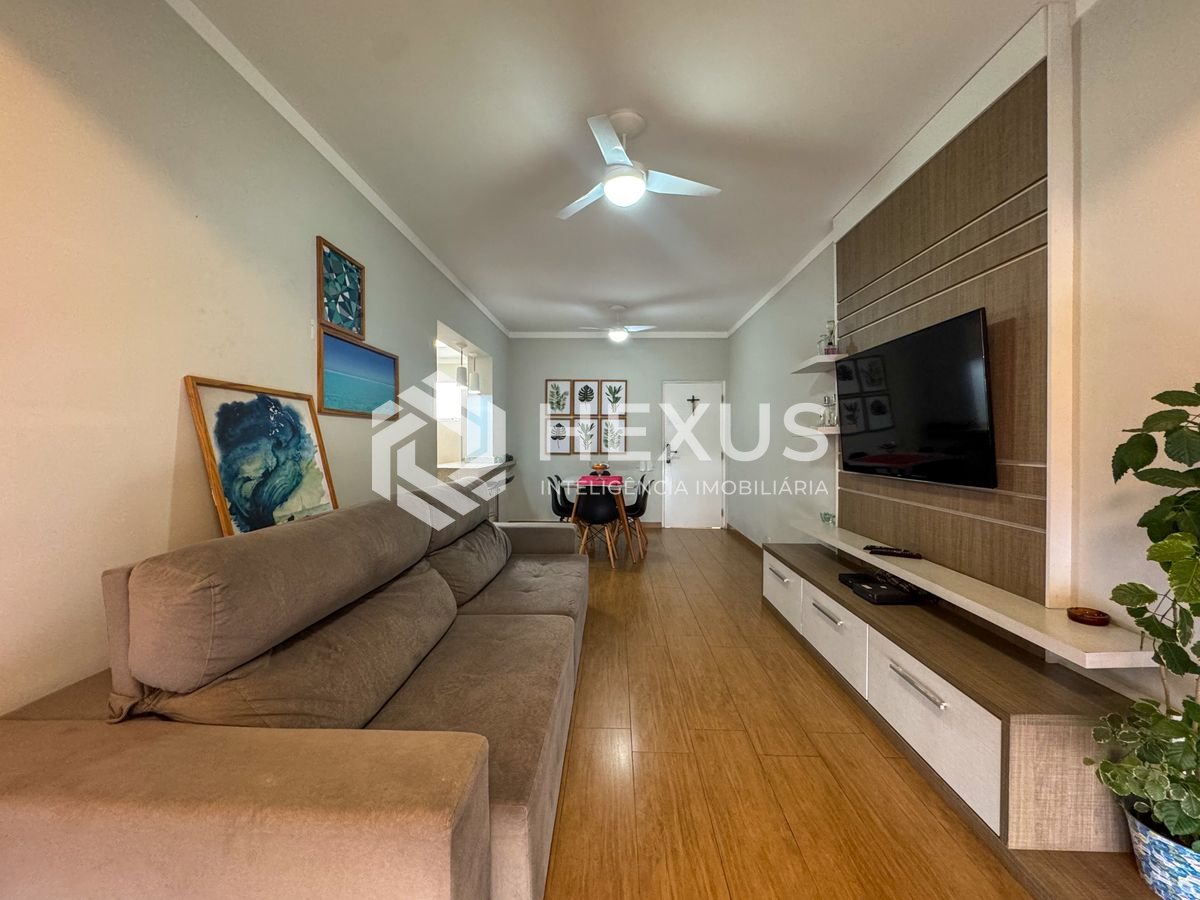 Foto 4 de Apartamento reformado com varanda a uma quadra da Praia das Pitangueiras, Guaruja