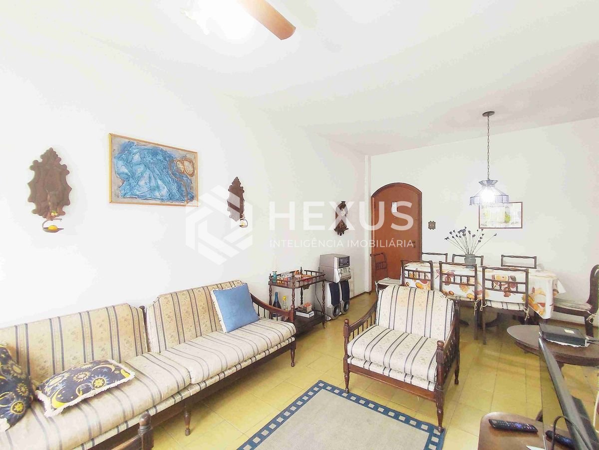 Foto 3 de Apartamento beira mar com varanda e lazer na Praia do Tombo, Guaruja | Hexus