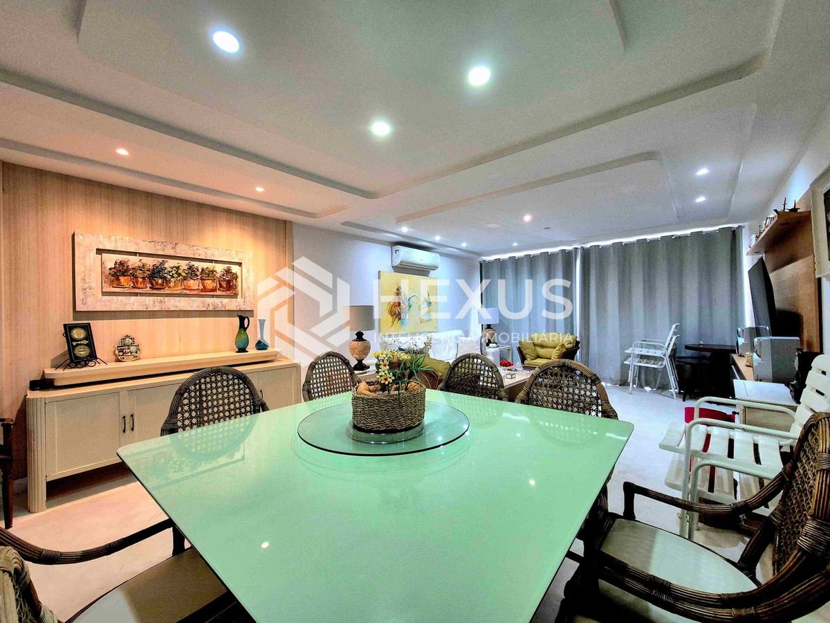 Foto 2 de Apartamento com varanda, vista mar, Praia das Pitangueiras, Guaruja | Hexus