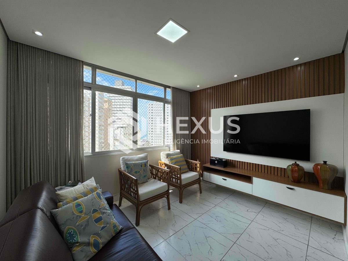 Foto 3 de Apartamento reformado com vista mar a uma quadra da Praia das Pitangueiras, Guaruja