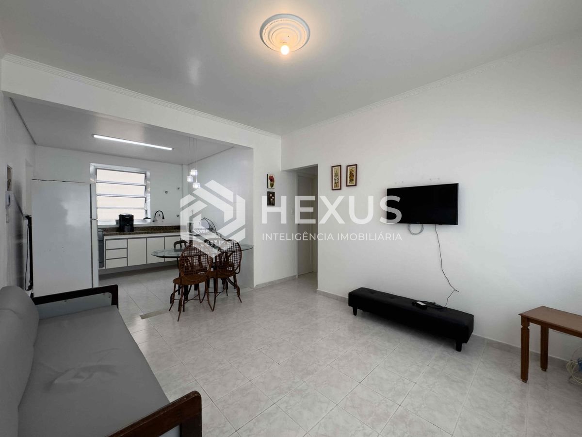 Foto 2 de Apartamento reformado e mobiliado a duas quadras da Praia das Pitangueiras, Guaruja